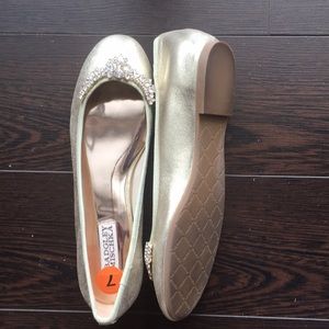 New Badgley Mischka Cream & Gold Embellished Ballet Flats